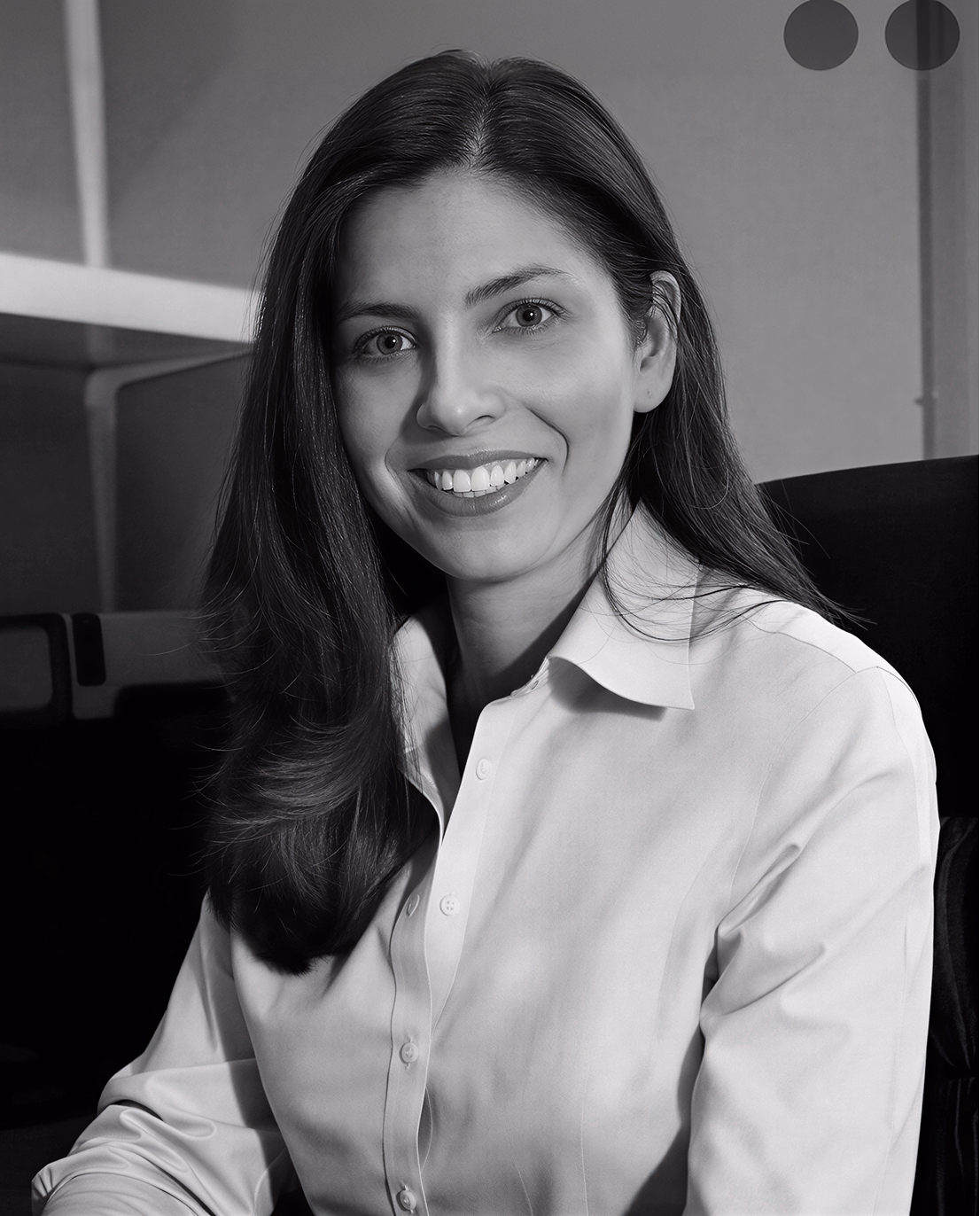 Dr Elizabeth Benstock@2x